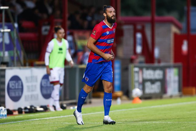 Andy Carroll com a camisola do Dagenham & Redbrige, do sexto escalão inglês