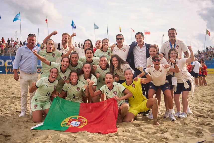 A festa portuguesa na areia de Viareggio, em Itália