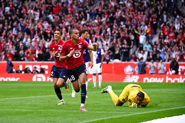 Mbappé resolve aos 90+8 e coloca Lille no topo da Ligue 1 (à condição)