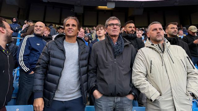 Nuno Gomes, Noronha Lopes e Pedro Ferreira no Manchester City-Manchester United (DR)