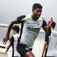 Matheus Reis a treinar de leão ao peito - Foto: Sporting