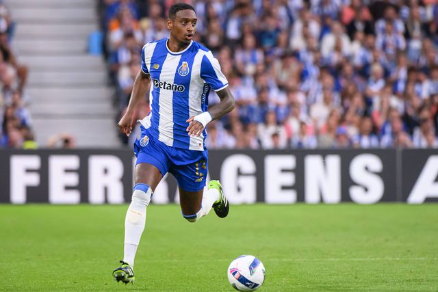 FC Porto: Pablo Rosario a valer por três numa manta... muito curta