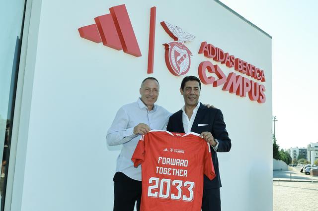 Rui Costa e Adolfo Haendler, 'general manager' da adidas Iberia - Foto: SL Benfica