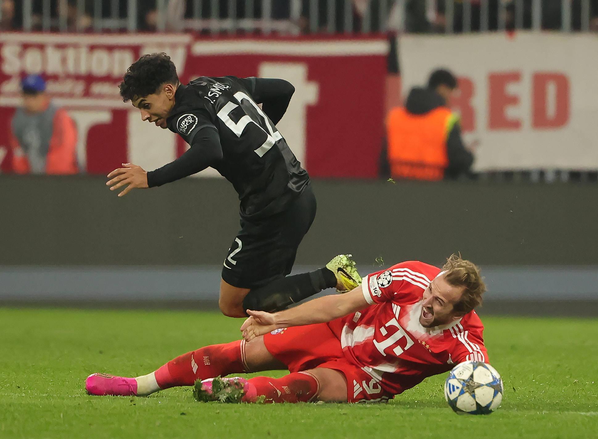 Em Munique, João Simões teve papel a 'forçar' Kimmich a fazer autogolo. Mas o resultado final na ronda 6 da Champions foi 3-1 para o Bayern - Foto: IMAGO