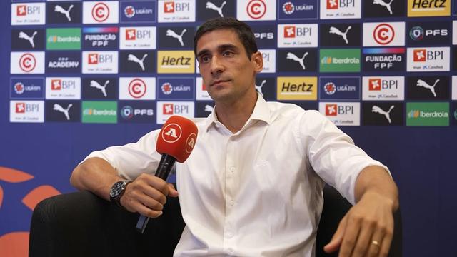 Ivan Baptista quer ganhar quatro troféus e fazer melhor na Champions: «Não podemos faciltar»