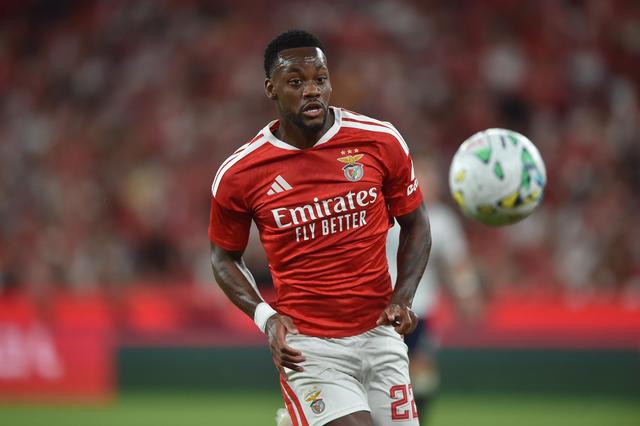 Jhon Durán, ponta de lança colombiano do Benfica (foto: Miguel Nunes)