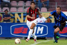 Rui Costa em ação pelo Milan frente ao rival Inter