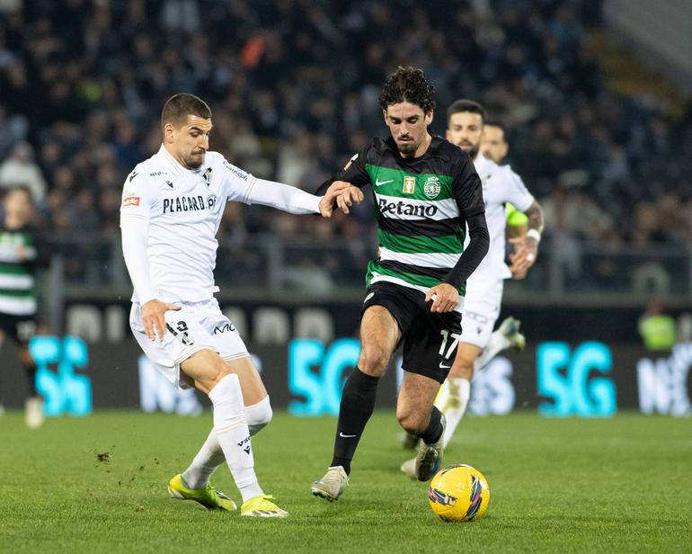 Ao segundo jogo de Rui Borges pelo Sporting, o primeiro empate, 4-4 com o V. Guimarães na jornada 17 da Liga 2024/2025, no dia 3/1/2025. Os leões estiveram a ganhar por 1-0 e 3-1, a perder por 3-4 e seria Trincão a empatar aos 90+5' - Foto: IMAGO