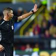 Árbitros do VAR afastados após erro crasso no dérbi de Manchester