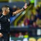 Árbitros do VAR afastados após erro crasso no dérbi de Manchester