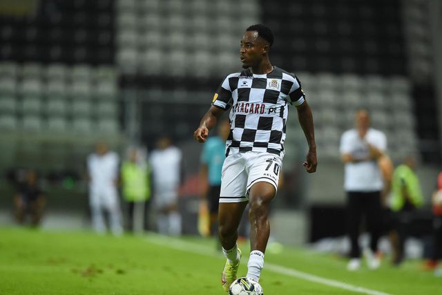 Onyemaechi deu nas vistas ao serviço de Peseiro