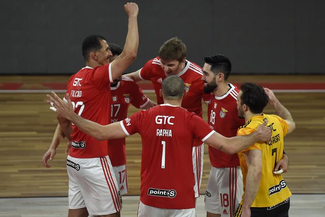 Voleibol: Benfica vence sem... espinhos
