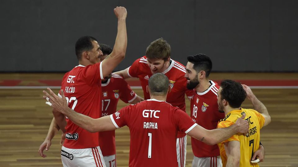 Voleibol: Benfica vence sem... espinhos