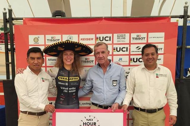 Ciclismo: Vittoria Bussi bate recorde mundial da hora