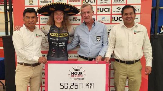 Ciclismo: Vittoria Bussi bate recorde mundial da hora