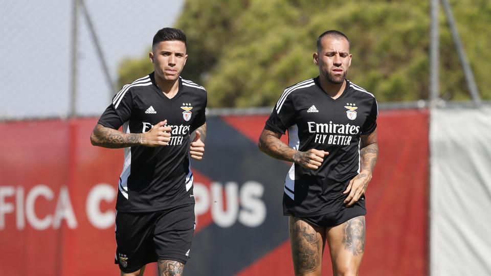 Enzo para Otamendi: «Que golaço, amigo»