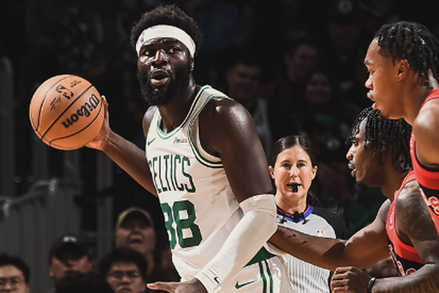 Neemias não pára de brilhar nos Celtics e é elogiado por Joe Mazzulla após duplo-duplo