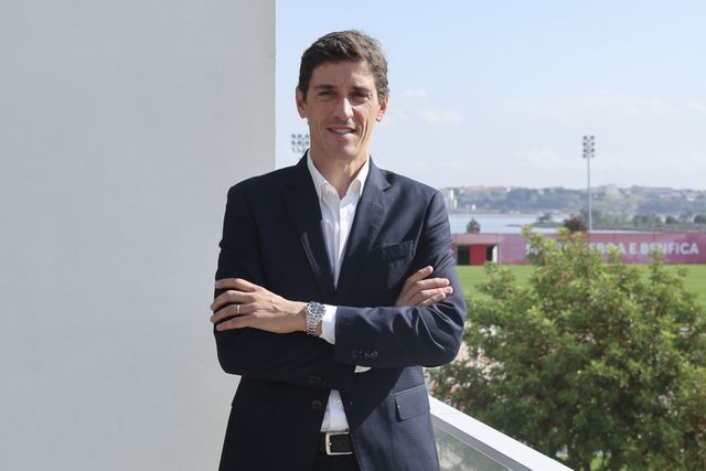 Benfica anuncia Muller e despede-se de Mil-Homens