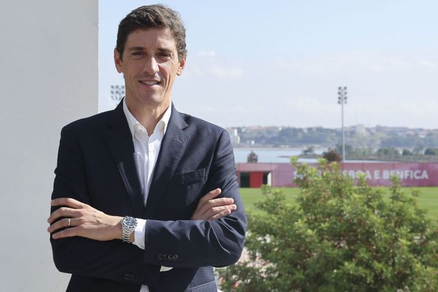 Benfica anuncia Muller e despede-se de Mil-Homens