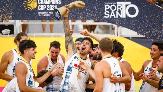 GRD Leça é campeão da Europa de andebol de praia