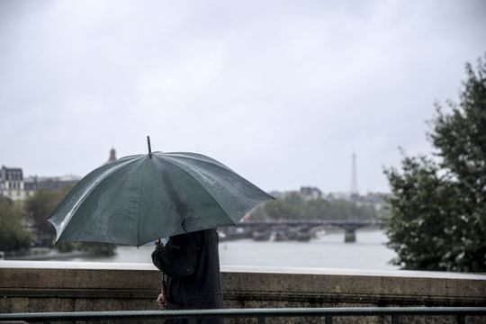 Chuva forte e trovoada deixam quatro distritos com aviso amarelo