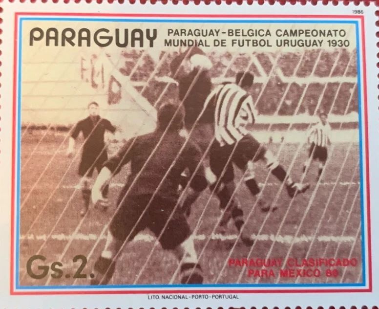 Paraguai. 860 mil habitantes, número estimado devido a falhas no recenseamento de 1930. Entrou, sim, no primeiro Mundial, no Uruguai