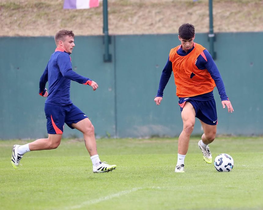 Dominik Prpic (à direita), central do FC Porto e dos sub-21 da Croácia - Foto: FC PORTO