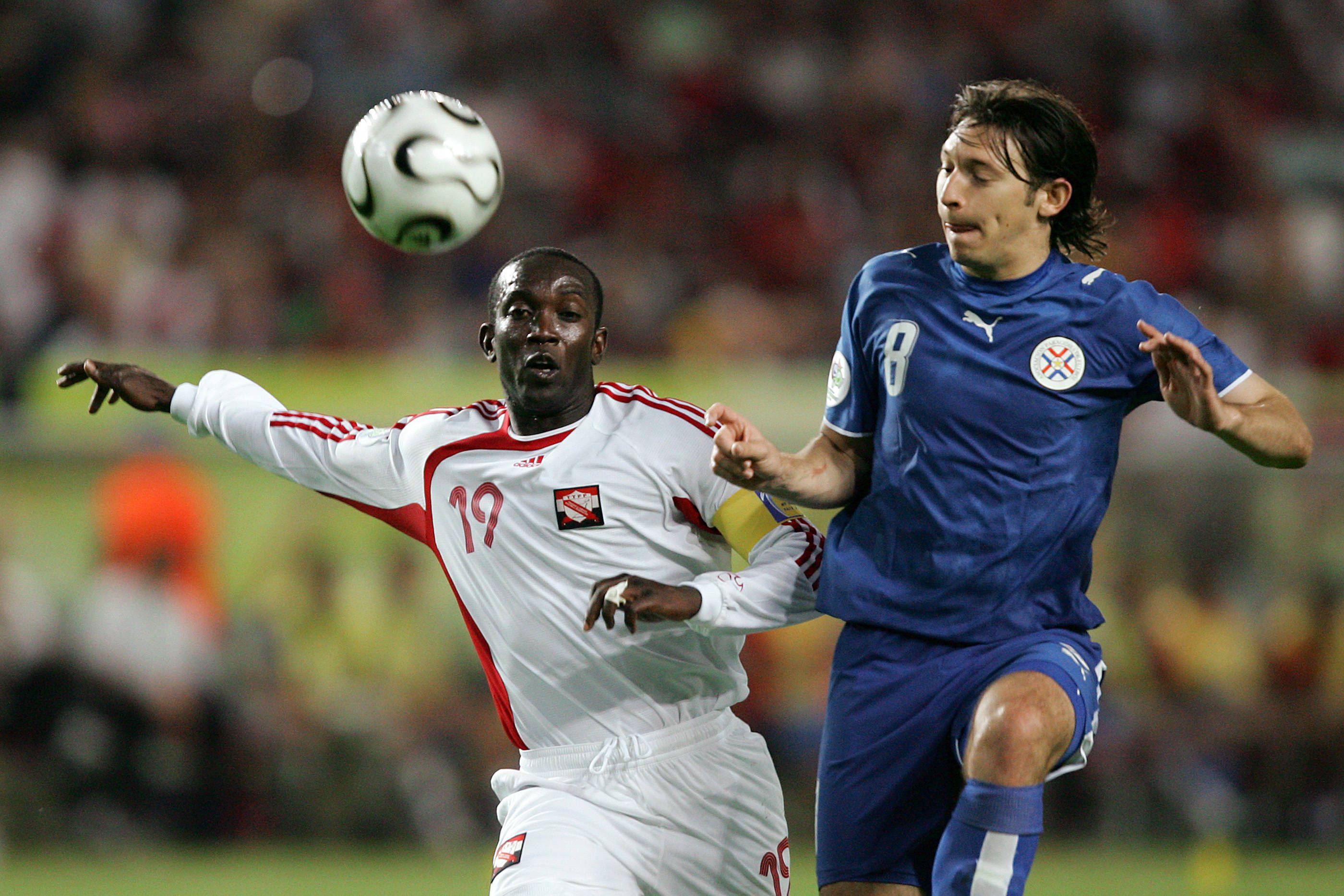 Trindade e Tobago, 1.3 milhões de habitantes na presença no Mundial 2006, na Alemanha. Dwight Yorke é atualmente o selecionador