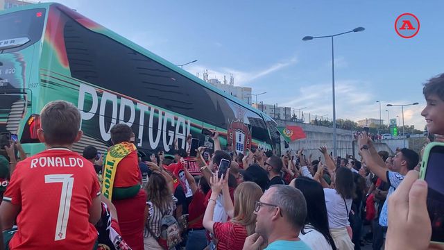 A chegada da Seleção ao jogo que pode dar bilhete para o Mundial