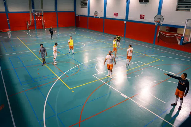 Futsal sem armário! Foxes abrem balneários