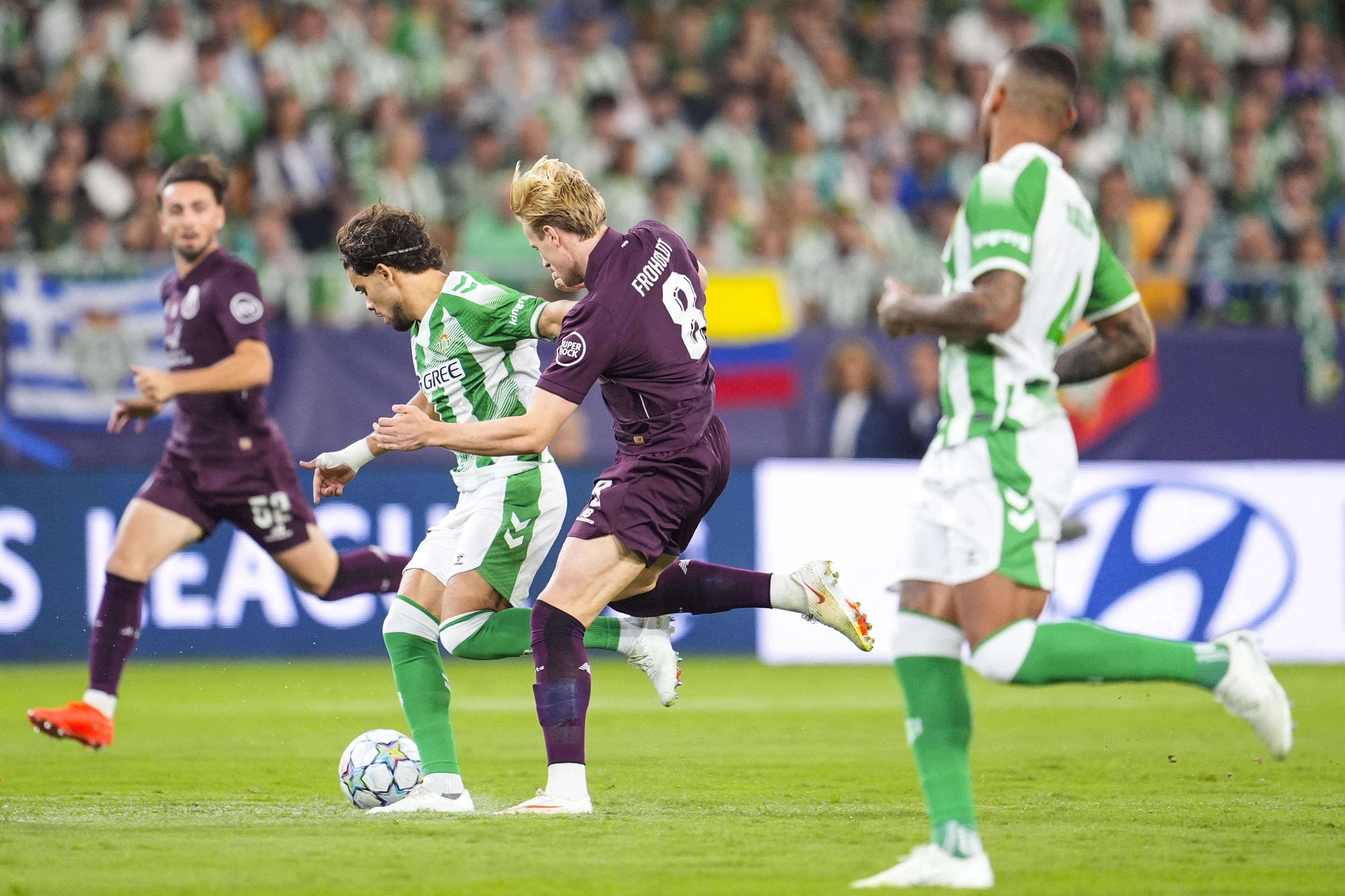 Victor Froholdt lamentou o facto de o FC Porto não ter segurado a vantagem e ter saído derrotado do embate com o Betis