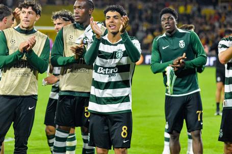 Jogadores leoninos não esconderam a satisfação após a vitória em Lens - Foto: IMAGO
