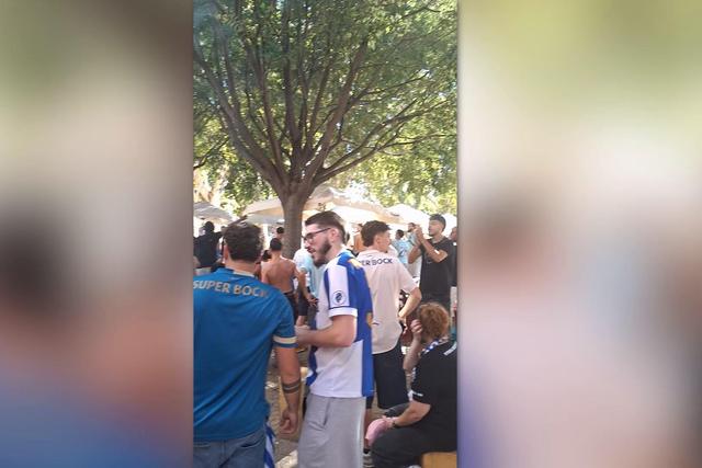 Adeptos do FC Porto já fazem a festa no calor de Sevilha