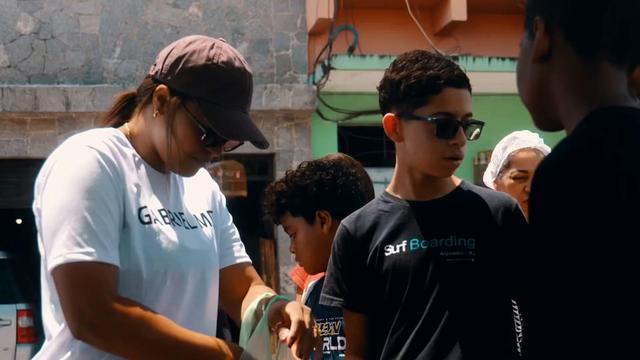 O lado solidário de Gabriel Mec: crianças em festa no Brasil
