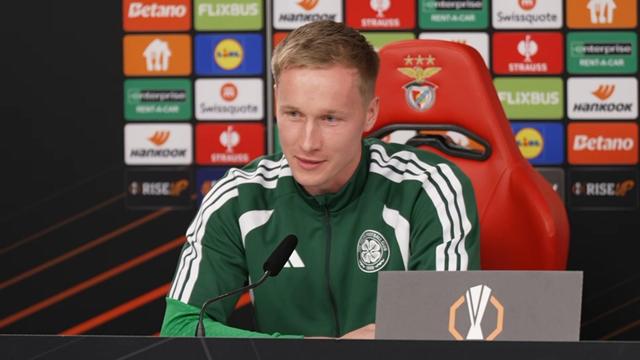 Guarda-redes do Celtic fala sobre Jota