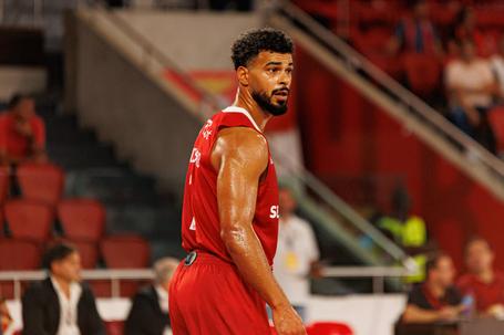 Aaron Broussard, com 22 pontos, foi o melhor marcador do Benfica e do jogo - Foto: Imago