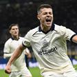 Brilhou na Champions com 'hat trick' e é o avançado mais disputado do momento