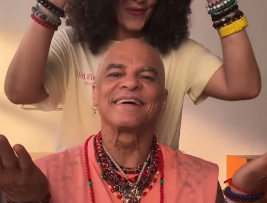 Valderrama rapou o cabelo