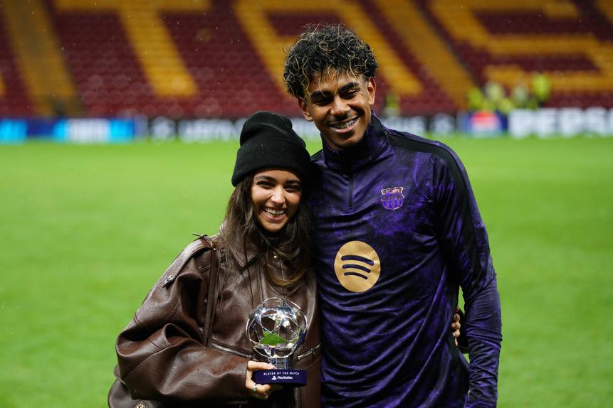 Inés García e Lamine Yamal. Foto IMAGO