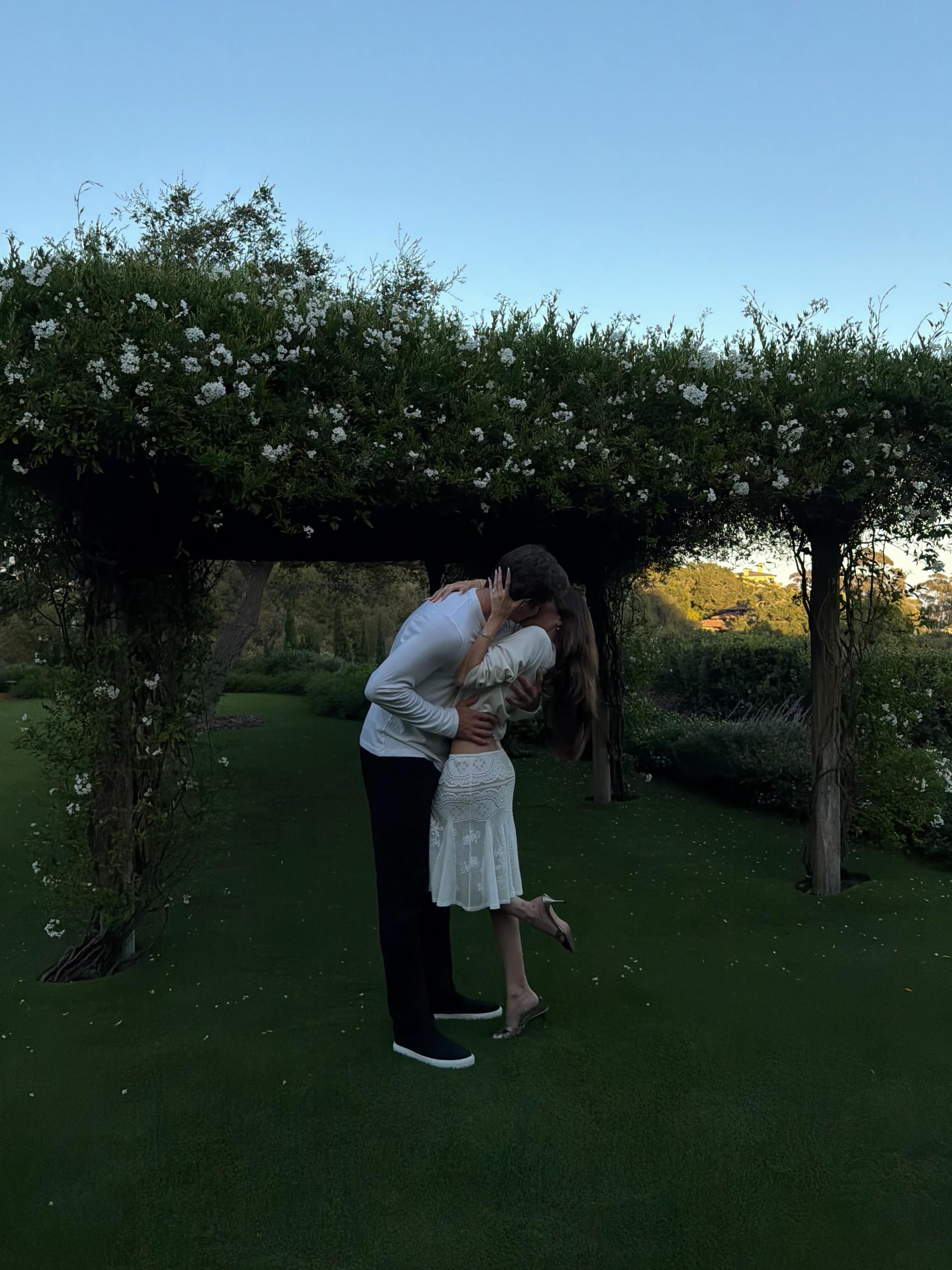 As fotos de noivado de Madison Beer e  Justin Herbert/Instagram