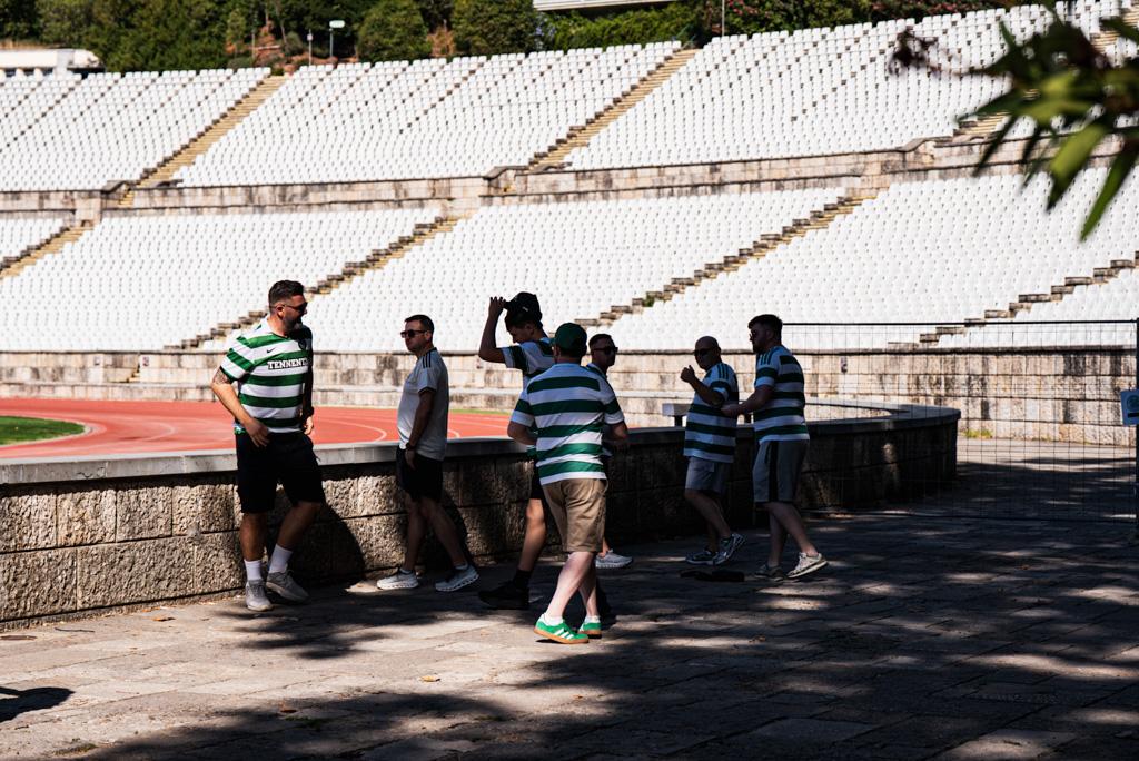 Adeptos eternizam visita ao santuário Foto: Mariana Tenório