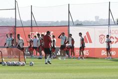 Treino do Benfica antes do Celtic com boa disposição