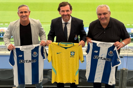 Branco (à direita) com André Villas-Boas e outro representante da CBF - Foto: Instagram/Branco
