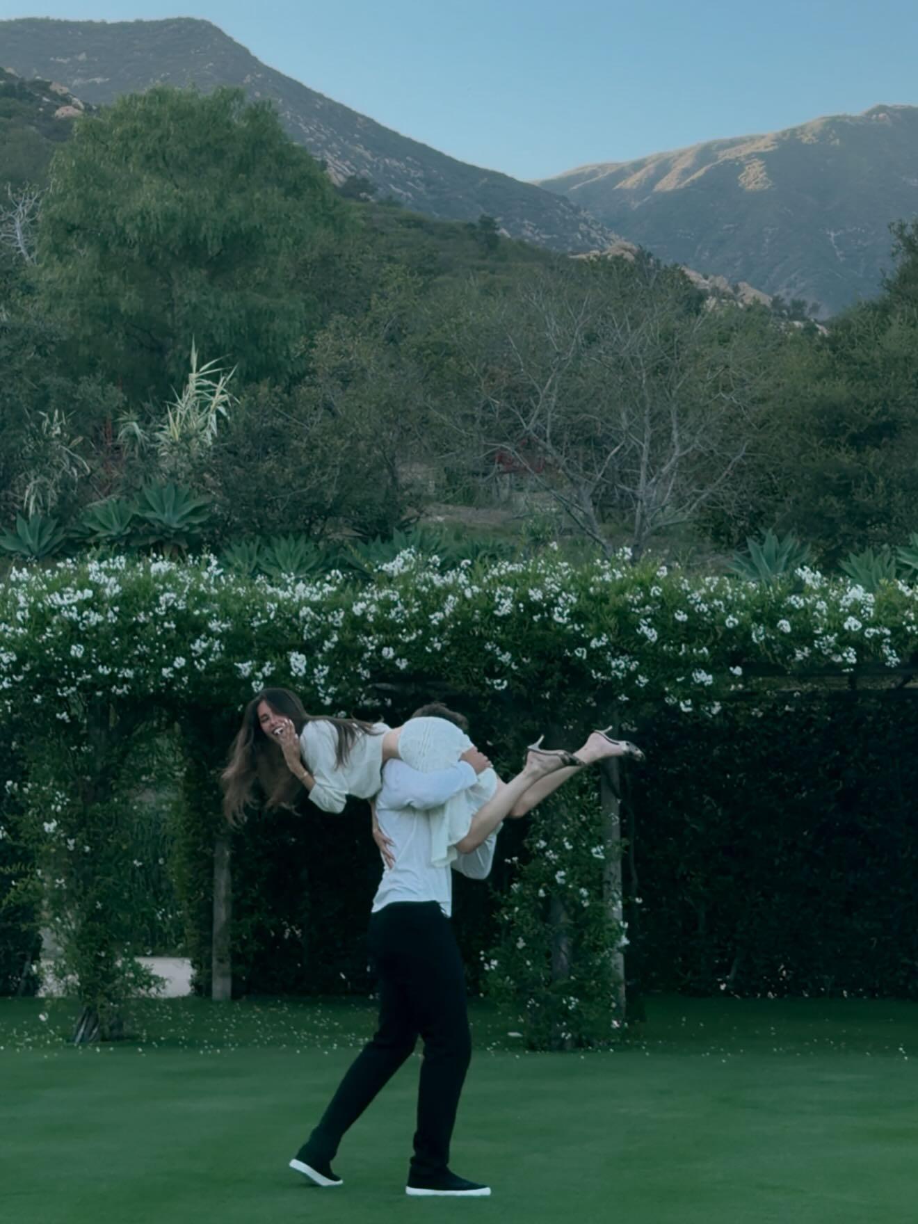 As fotos de noivado de Madison Beer e  Justin Herbert/Instagram