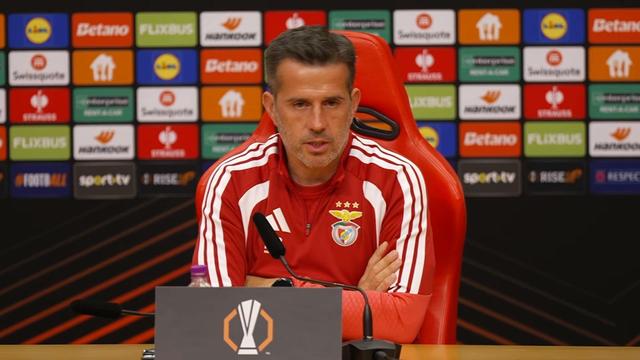 Marco Silva fala da gestão dos centrais e anuncia guarda-redes para o Celtic