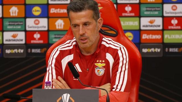 Marco Silva explica risco da rotatividade da equipa