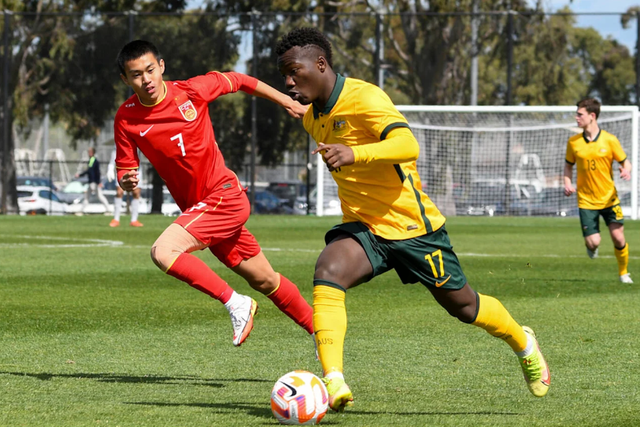 Oficial: Bayern Munique anuncia contratação de jovem promessa