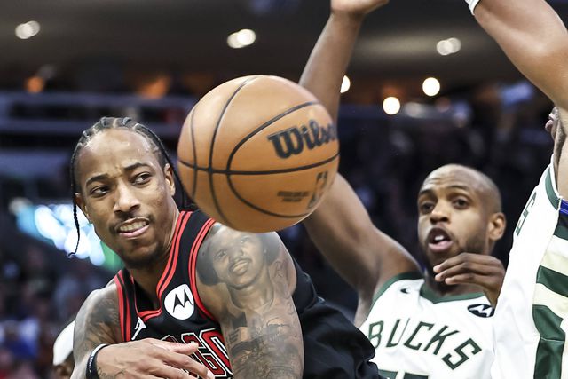 É uma pirueta? É um afundanço? Não, é a assistência do ano na NBA (vídeo)