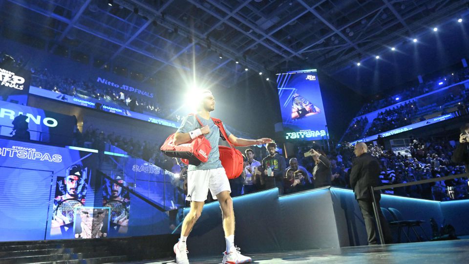 ATP Finals: Tsitsipas desiste frente a Rune ao fim de apenas 14 minutos