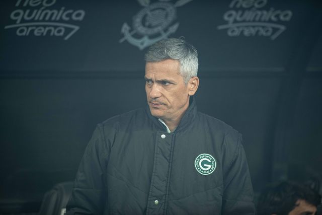 OFICIAL: Goiás anuncia saída de Armando Evangelista